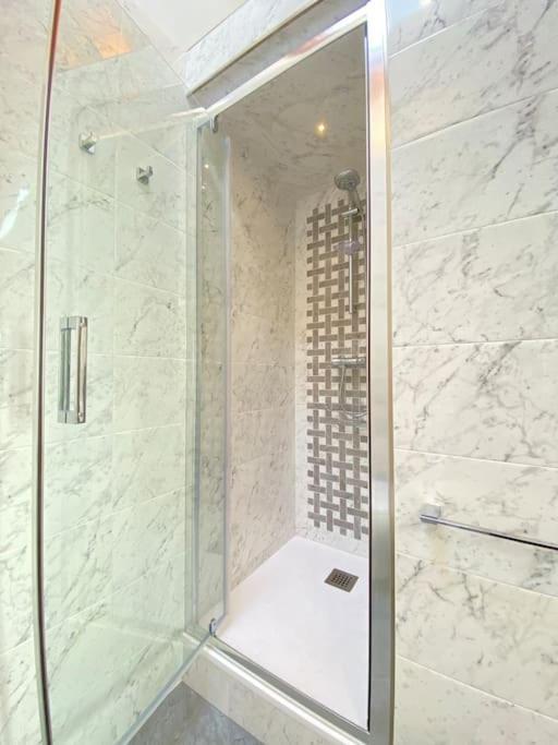 Relax&business Wi-fi, Tv Hd, Parcheggio Gratuito Holiday home